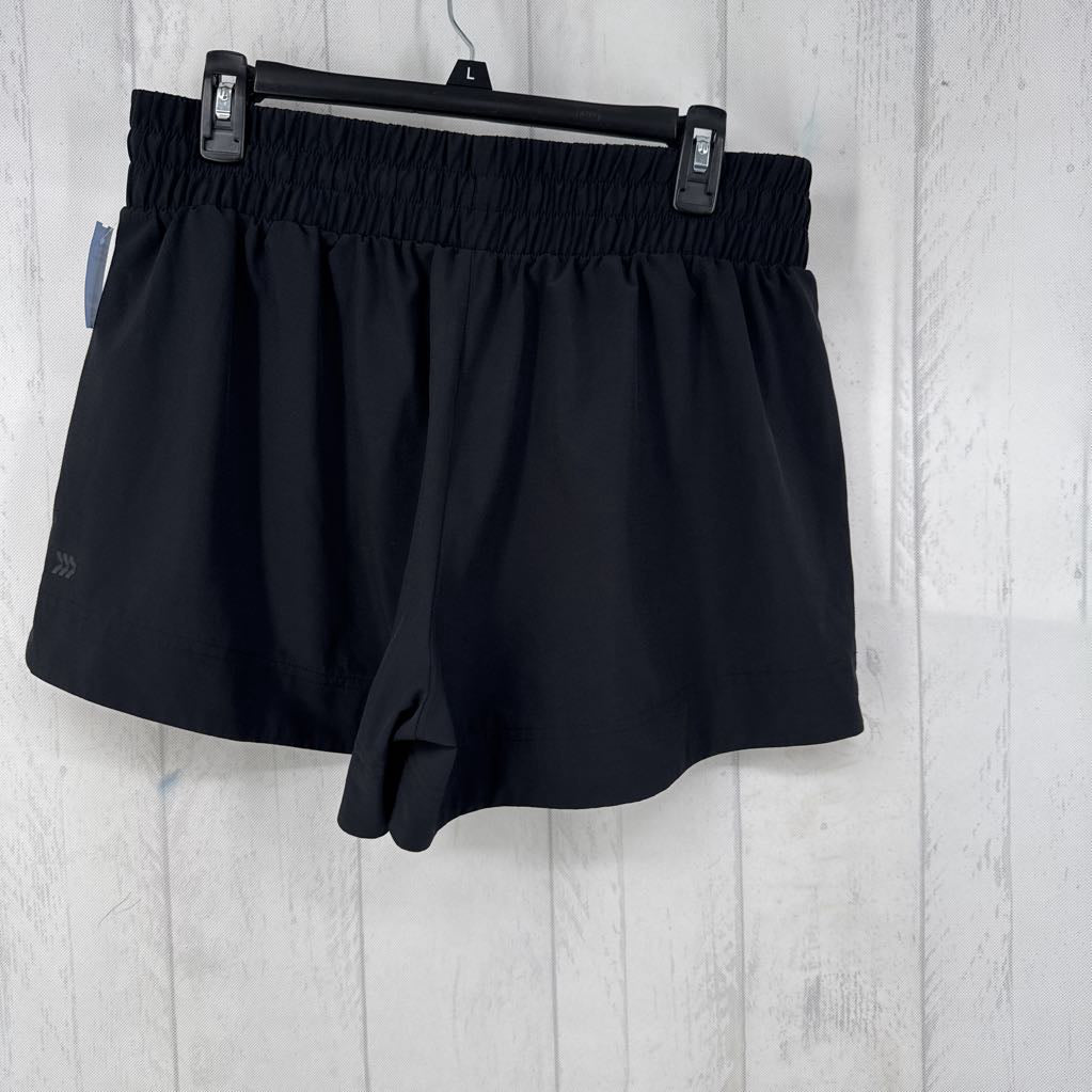 M pull-on shorts