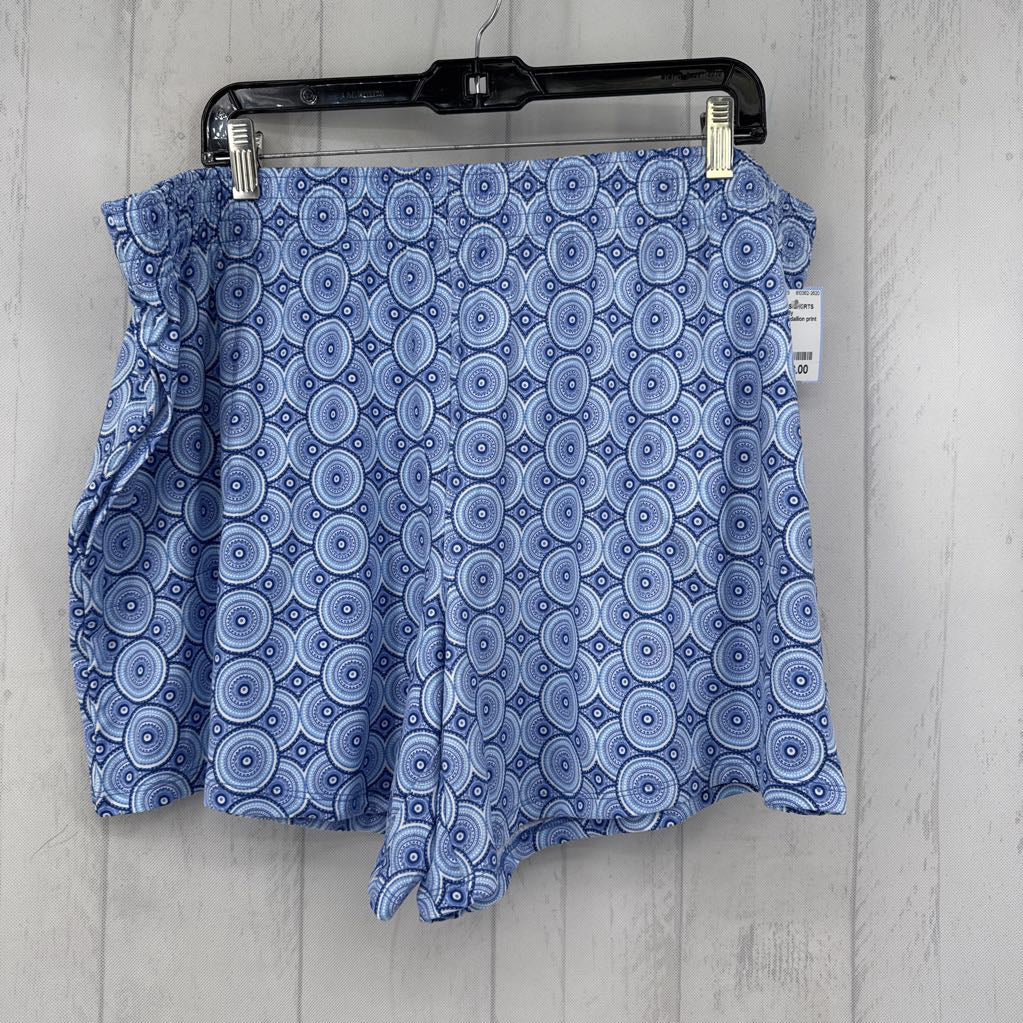 1XP medallion print pull-on shorts