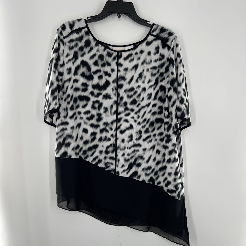 L animal print asymetrical hem s/s top