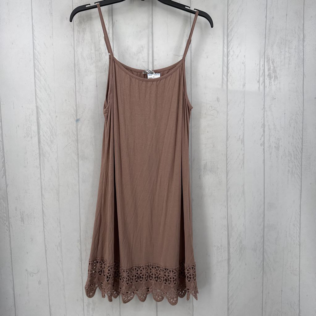 XL lace hem tank