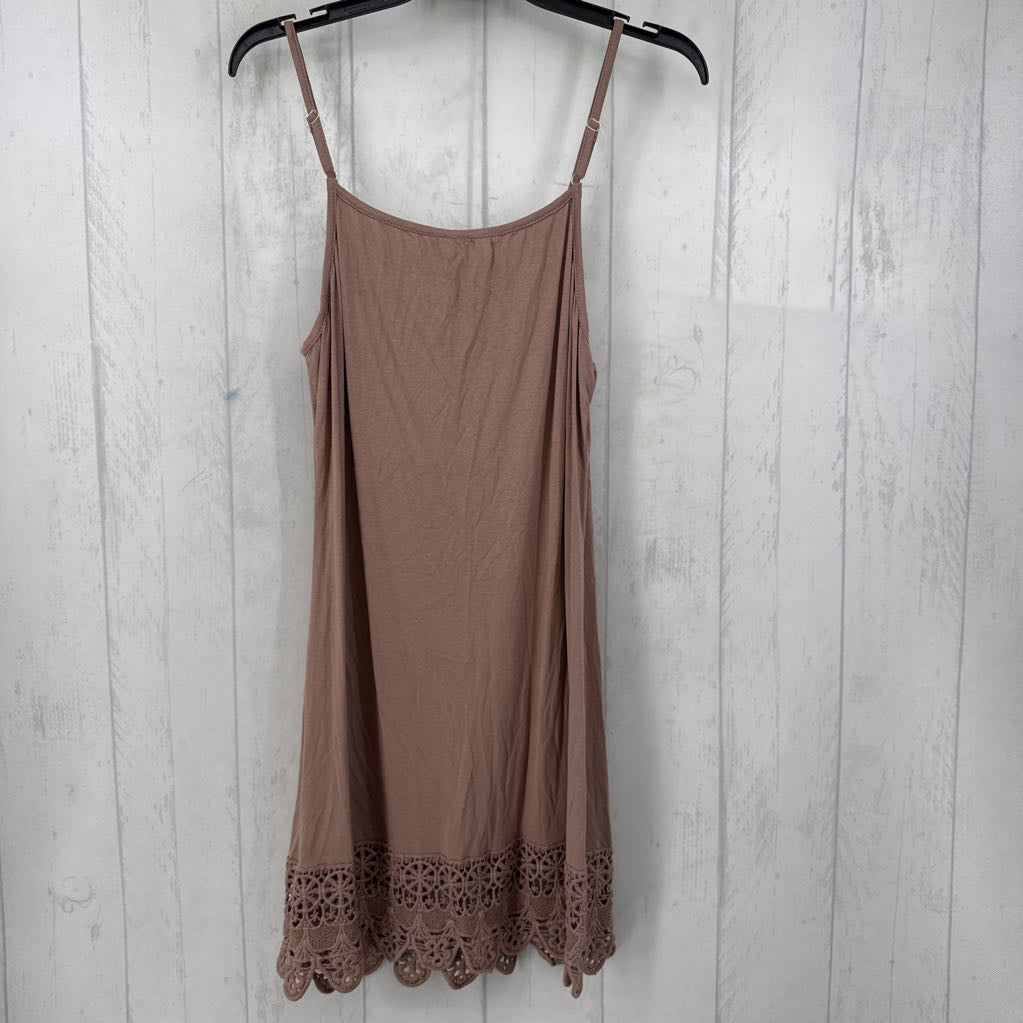 XL lace hem tank