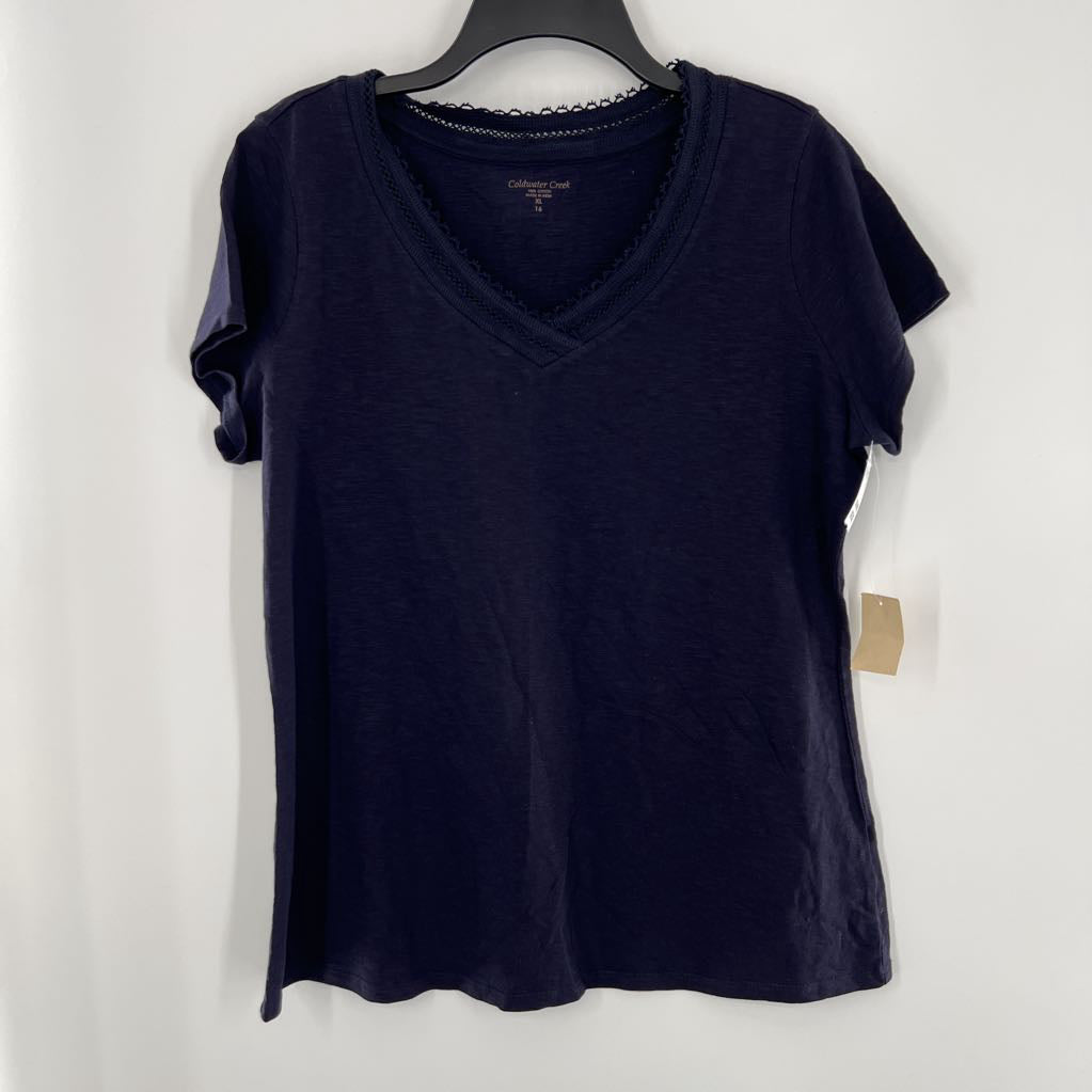 XL ric-rac trim v-neck s/s tee