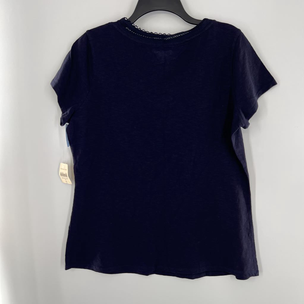 XL ric-rac trim v-neck s/s tee