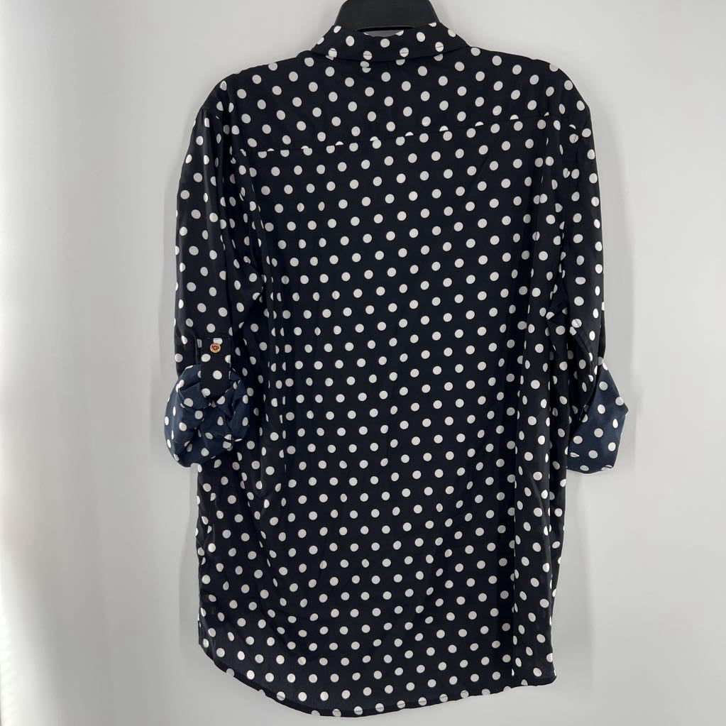 R99 M polka dot button down tab slv top