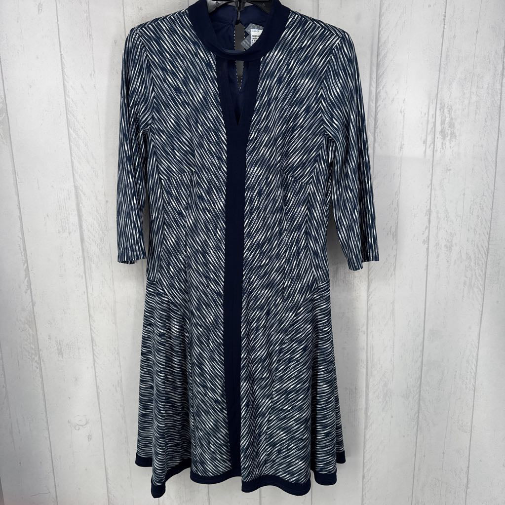 8 3/4 slv patterened keyhole dress