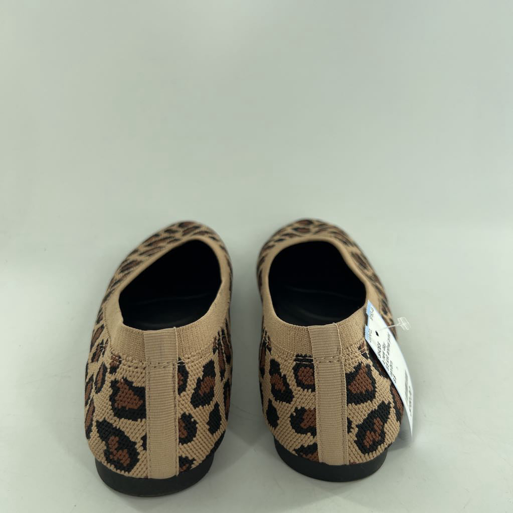8.5 knit animal print slip-ons
