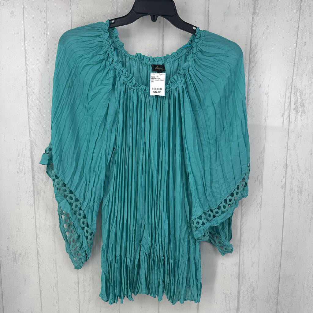 L 3/4 slv accordion pleated top