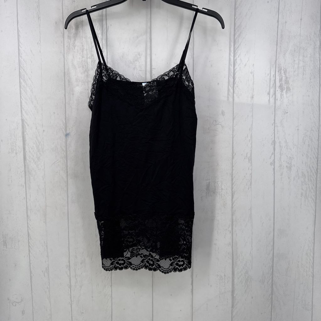 R39 L lace trim cami