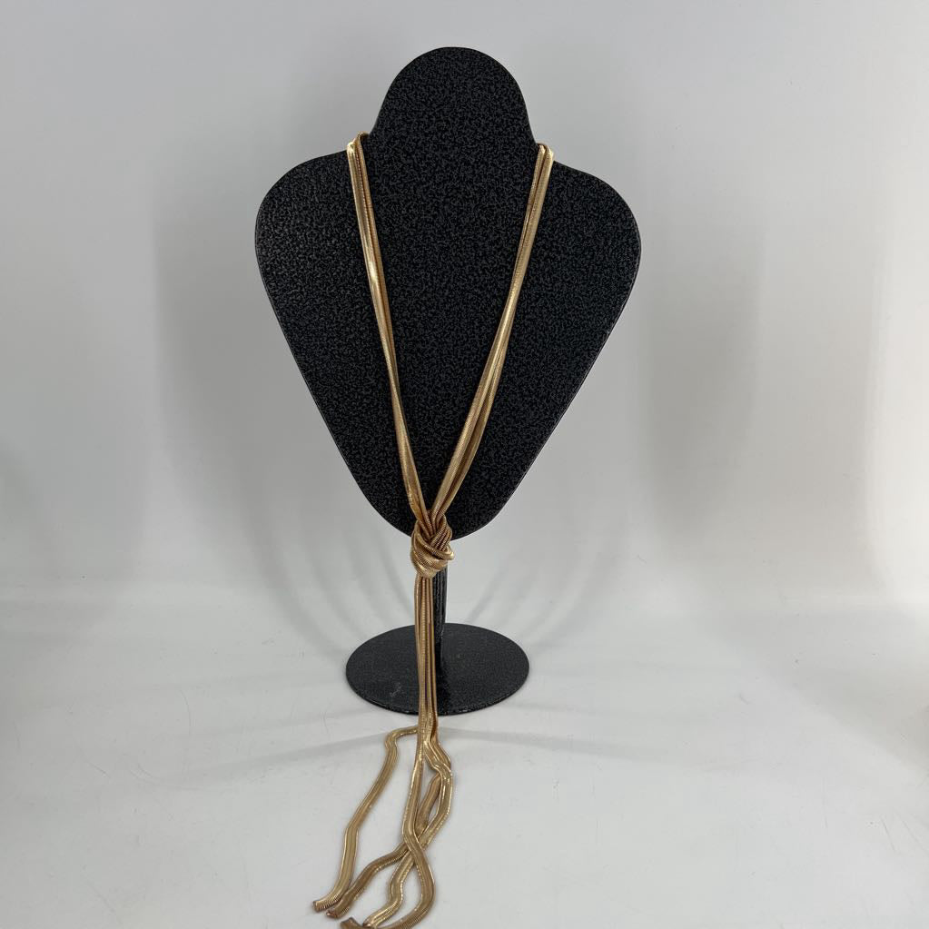 21" gold tone knot necklace
