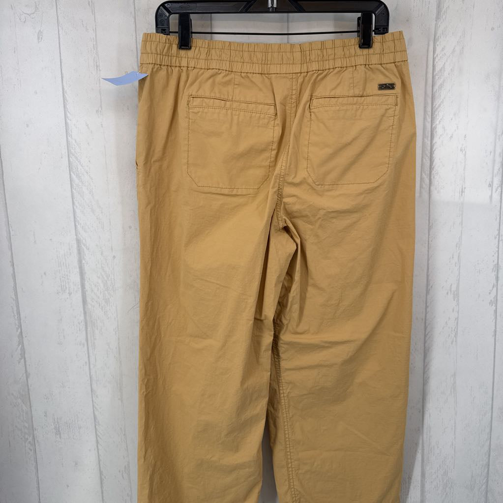 M pull-on khaki capris