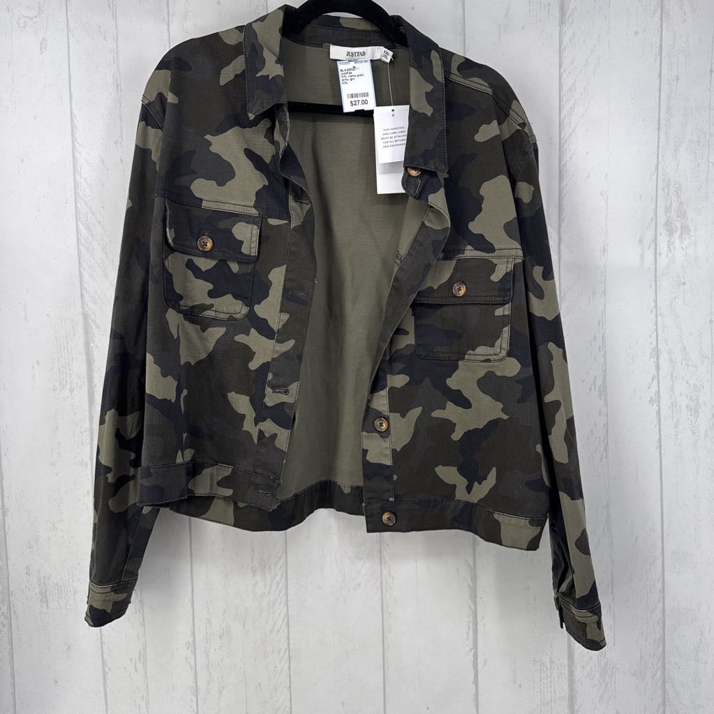 XXL camo print jacket