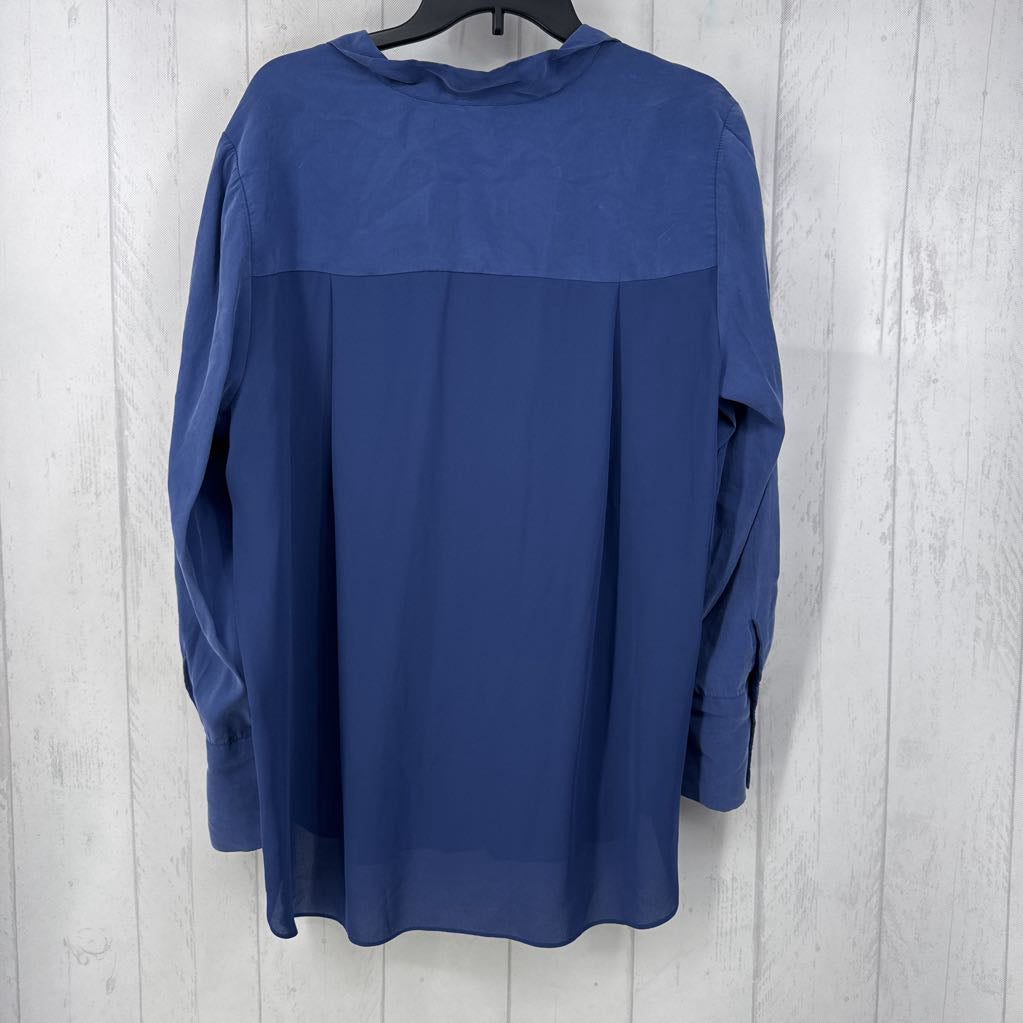 XL split neck l/s top