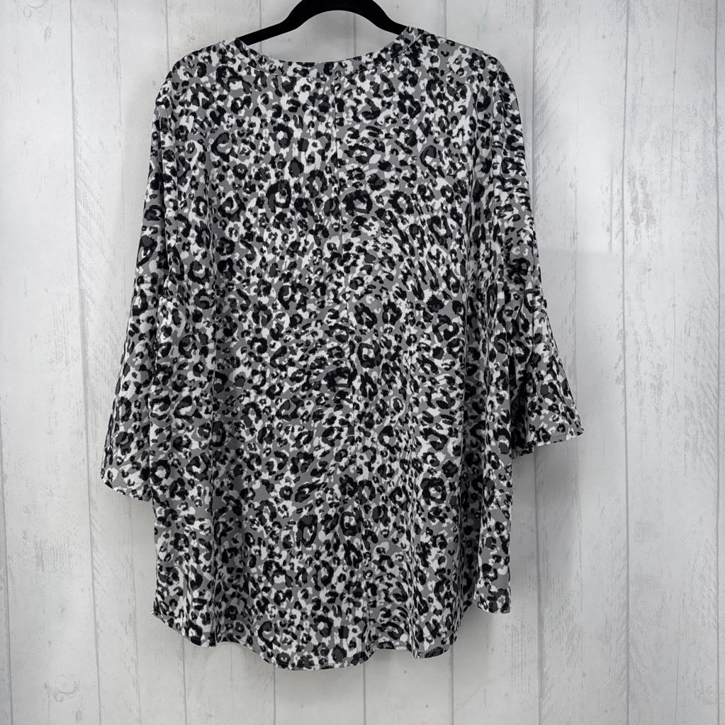 1X animal print split neck 3/4 slv top