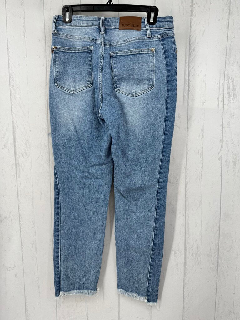 9 frayewd hem straight leg jean