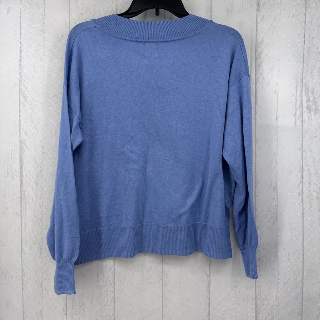 M v-neck lightweight sweater