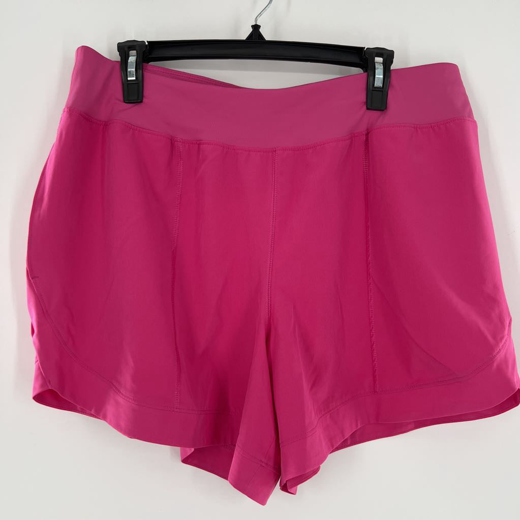 XL mid-rise shorts