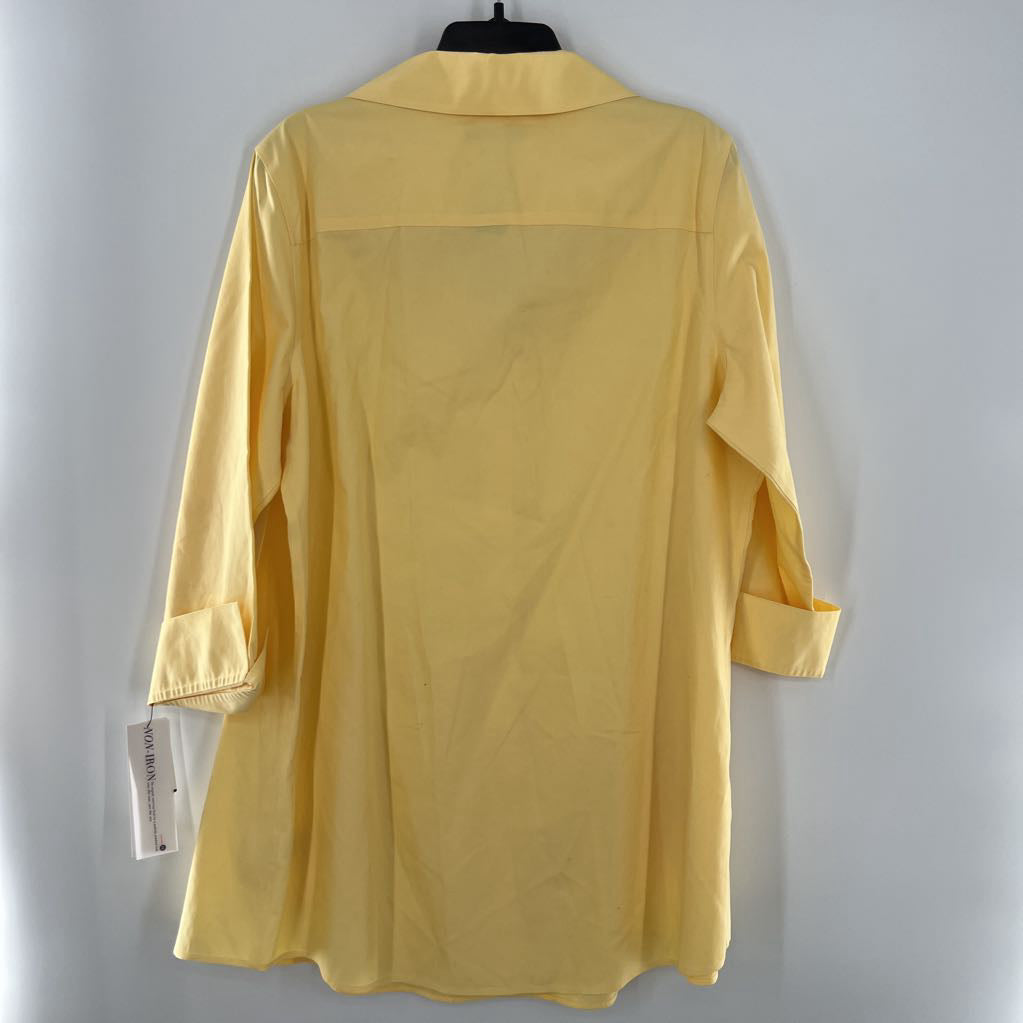 R98 16 button down 3/4 slv top