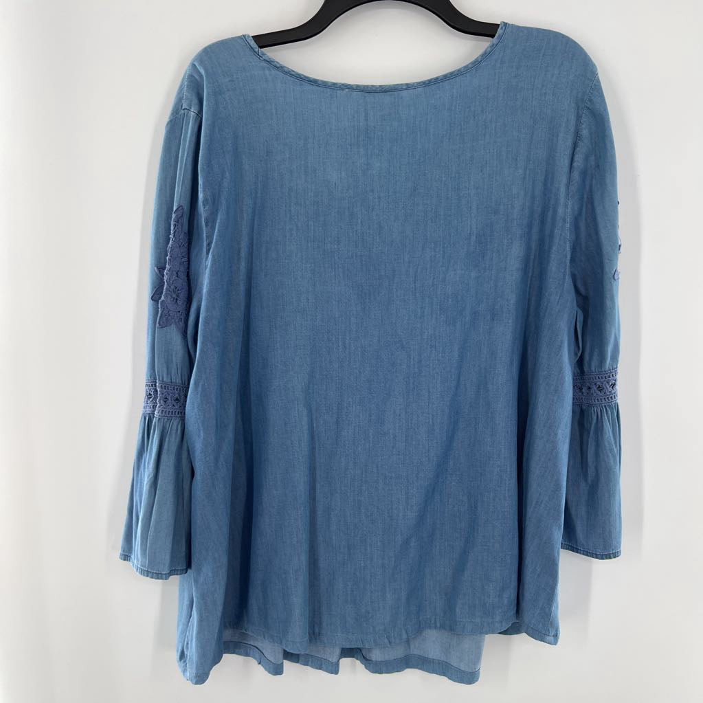XL chambray v-neck l/s top