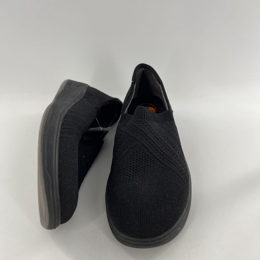 8.5 knit slip-ons