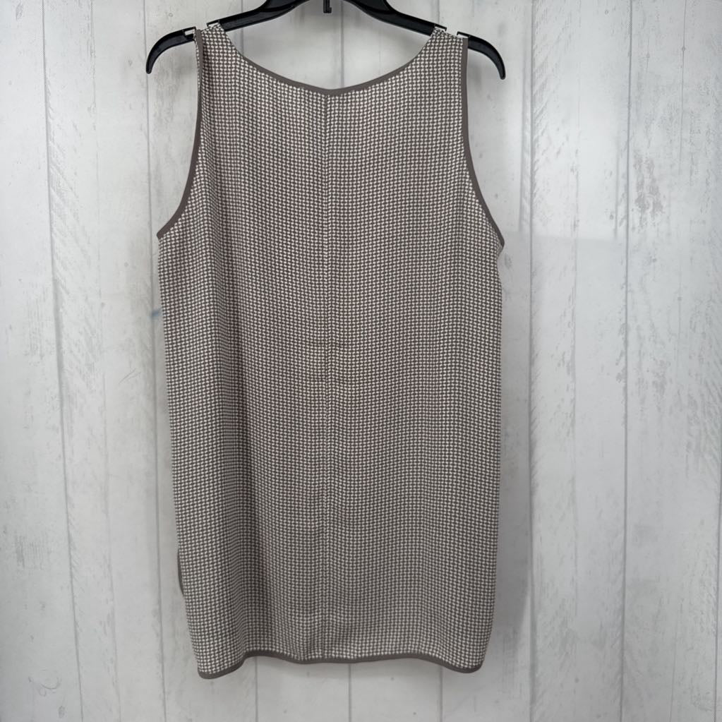 L printed scoop neck tank