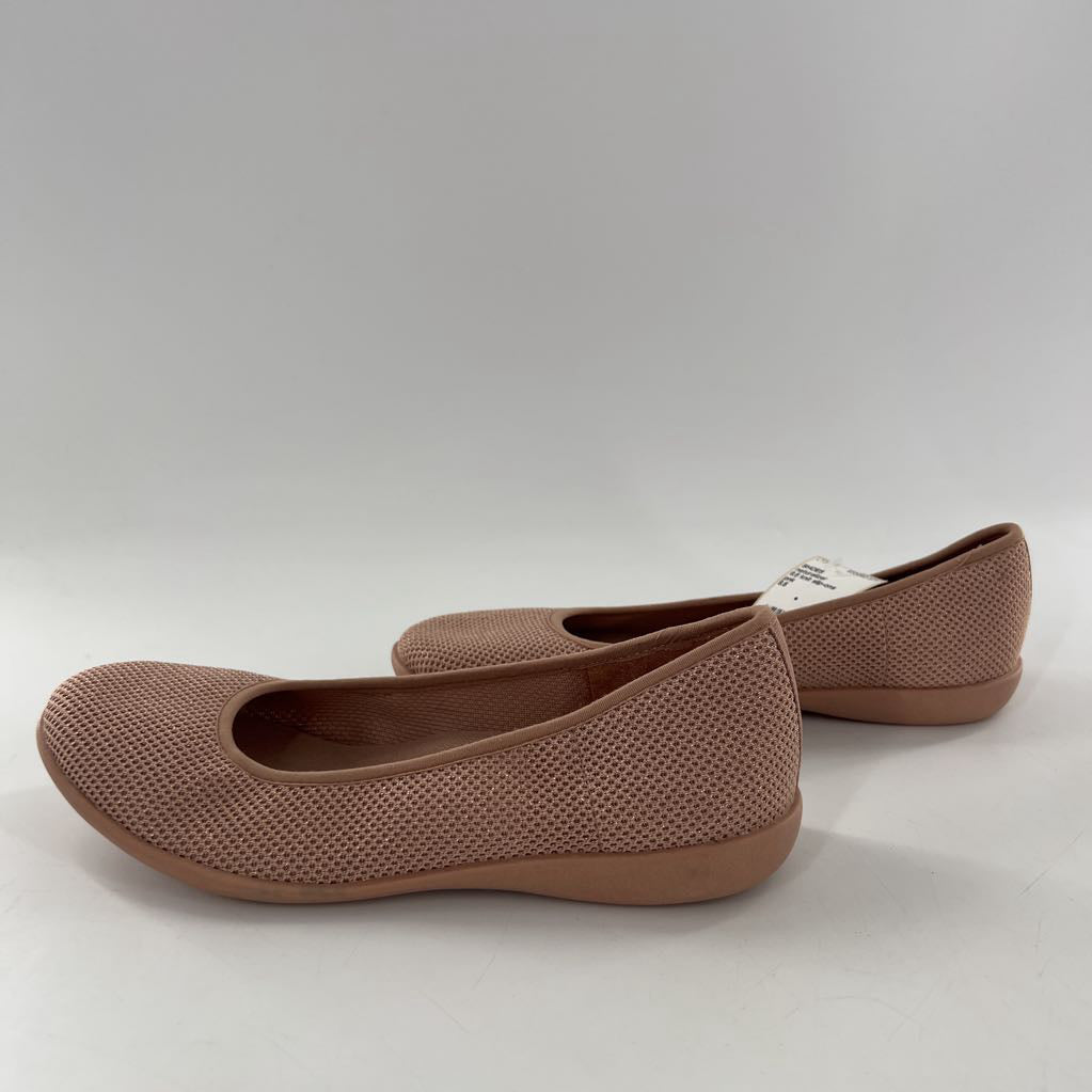8.5 knit slip-ons