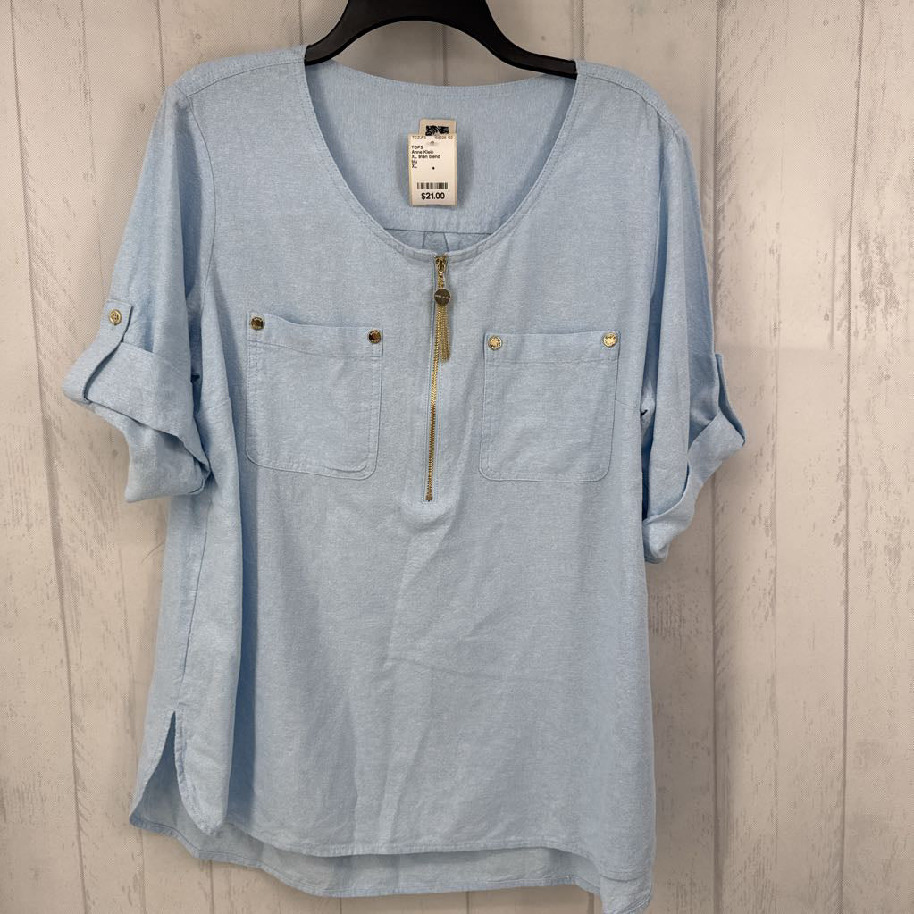 XL linen blend tassel zip tab s/s top