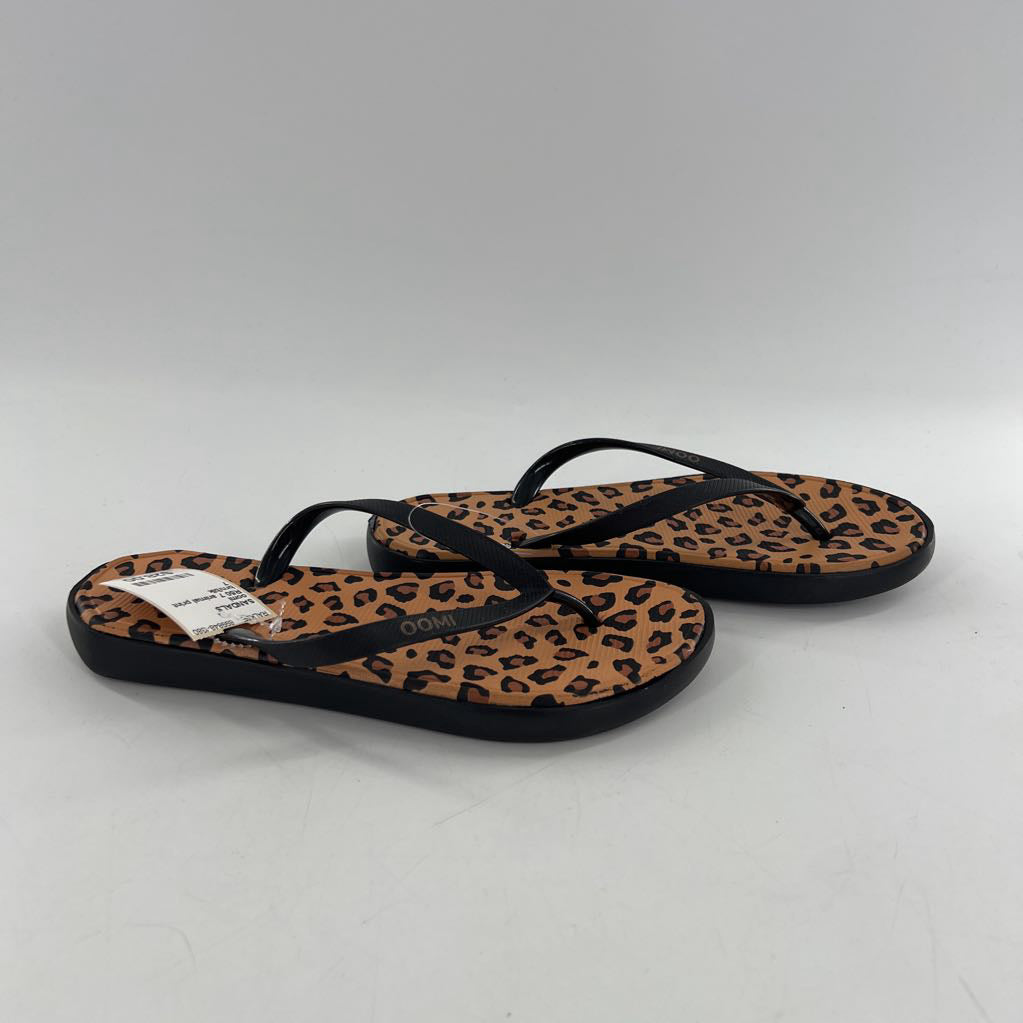 R50 7 animal print flip-flops