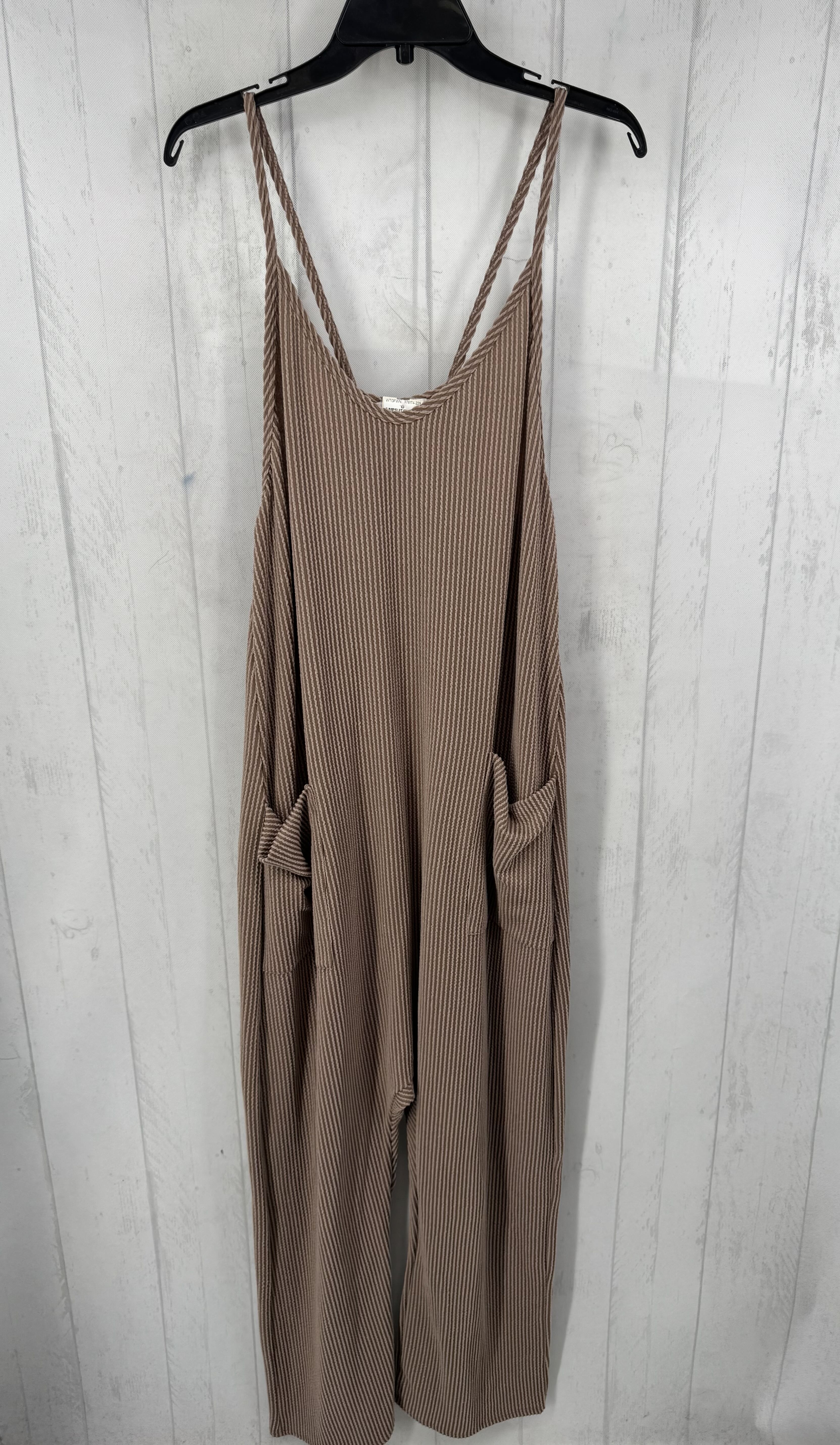 Ribbed Knit Sleeveless Jumpsuit w/ Pockets