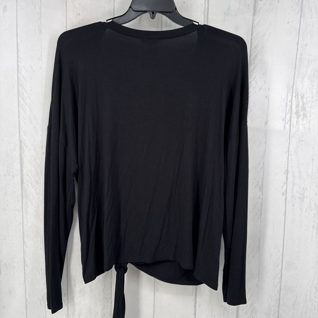 Tie-Front Knot Detail l/s