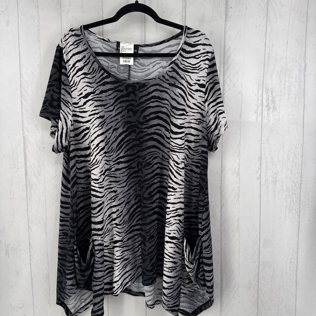 Zebra Print Round Neckline s/s Top