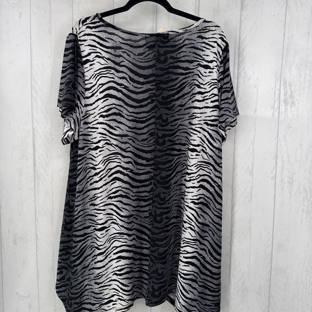 Zebra Print Round Neckline s/s Top