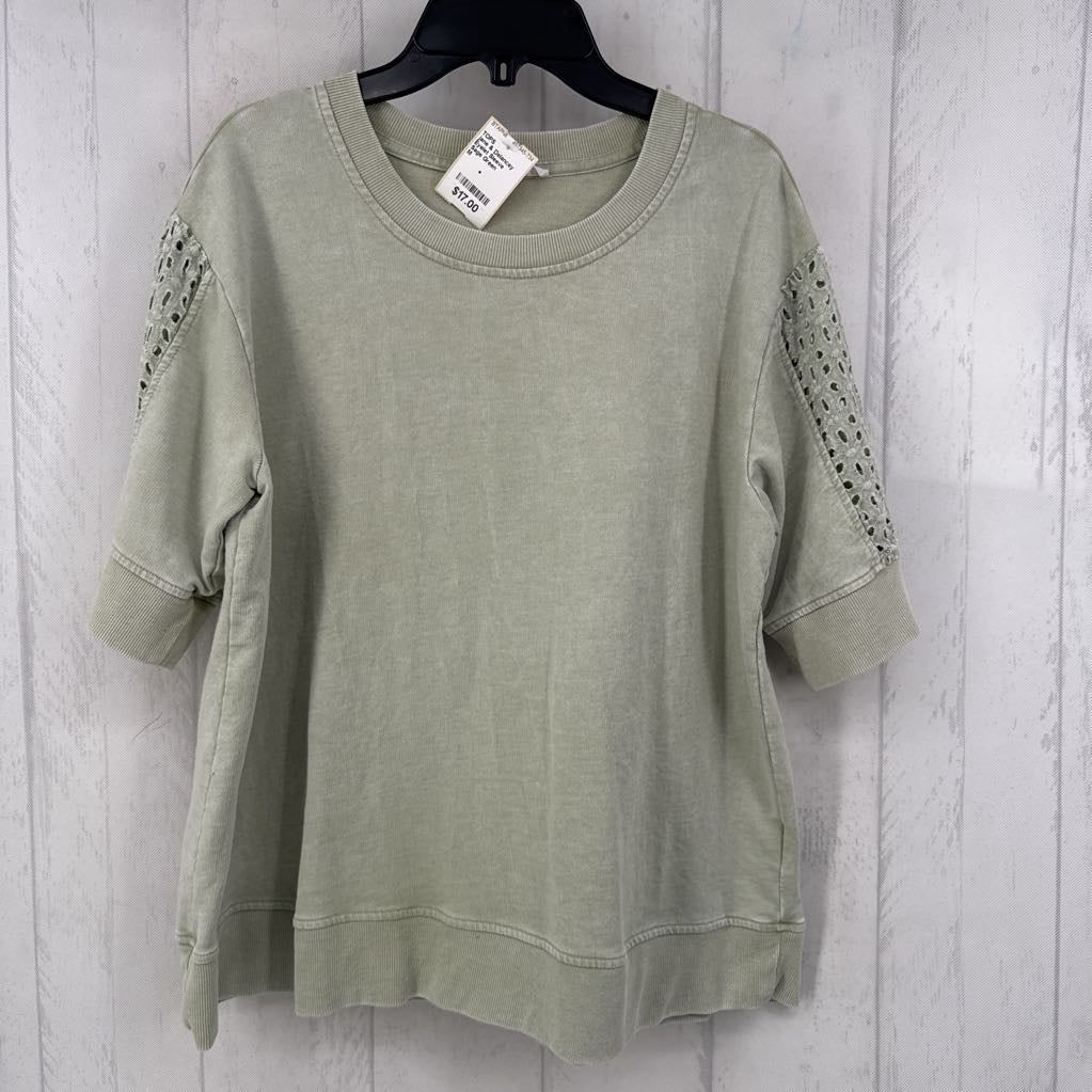 Eyelet Sleeve Detail s/s