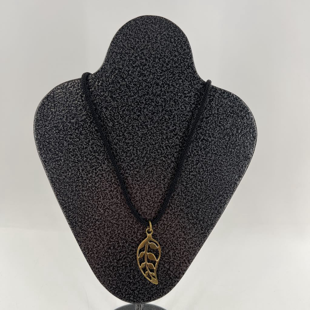 12" blk cord gold leaf pendant necklace