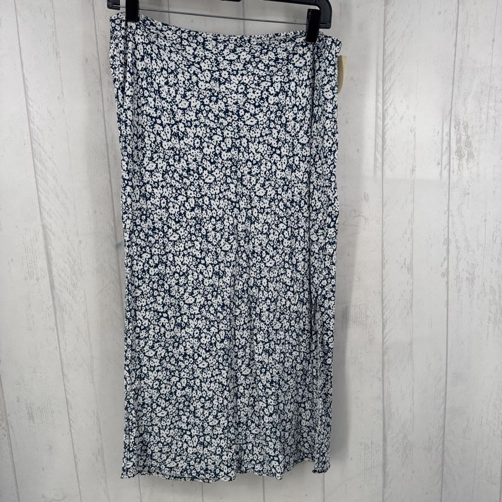L pull-on flo print skirt
