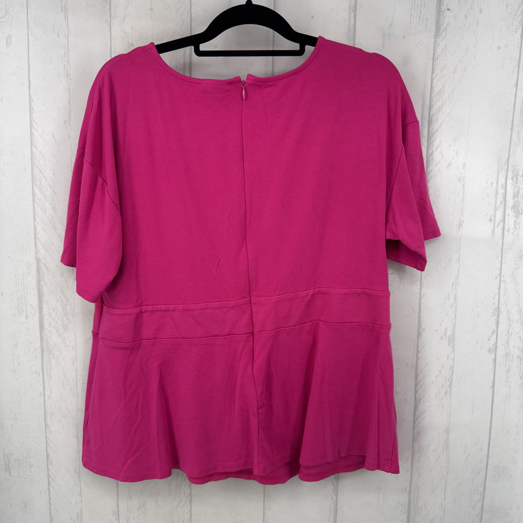 1X gathered s/s peplum top