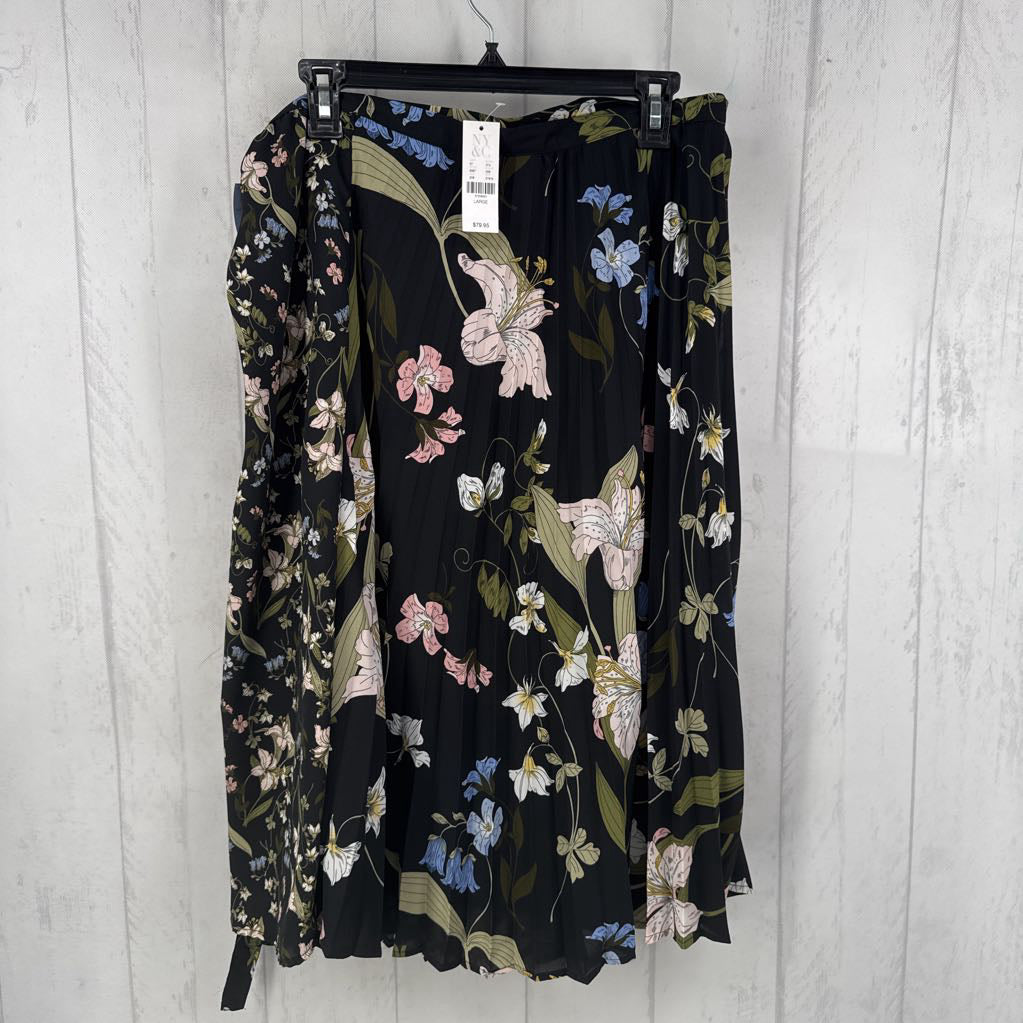 R80 L wrap pleated floral skirt