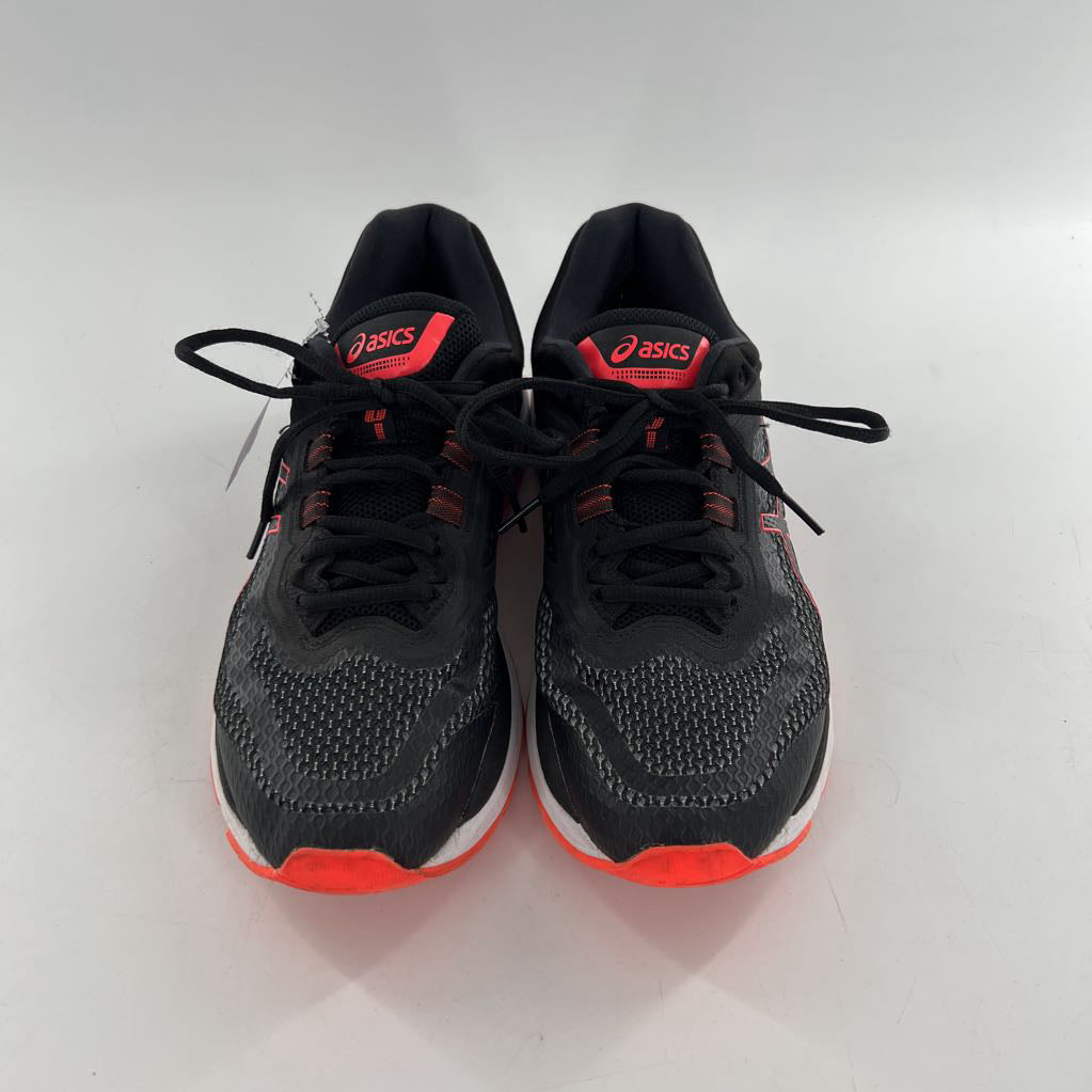 11 lace-up sneaker