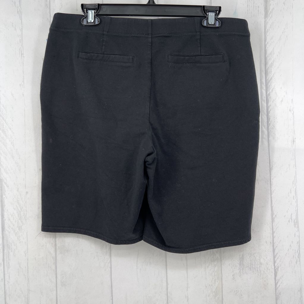 M pull-on shorts