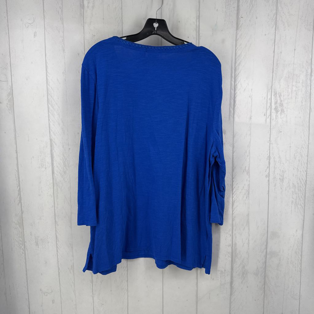 XL v-neck 3/4 slv tee