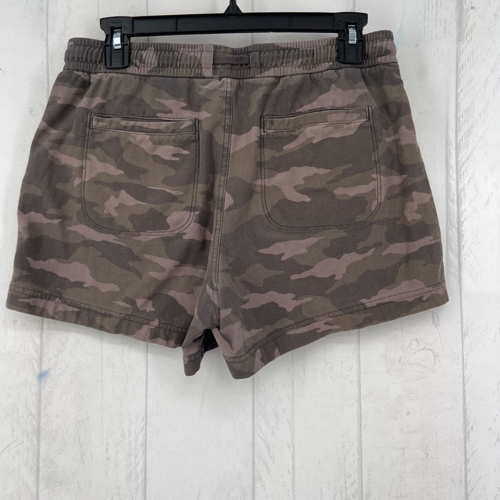 6 camo shorts