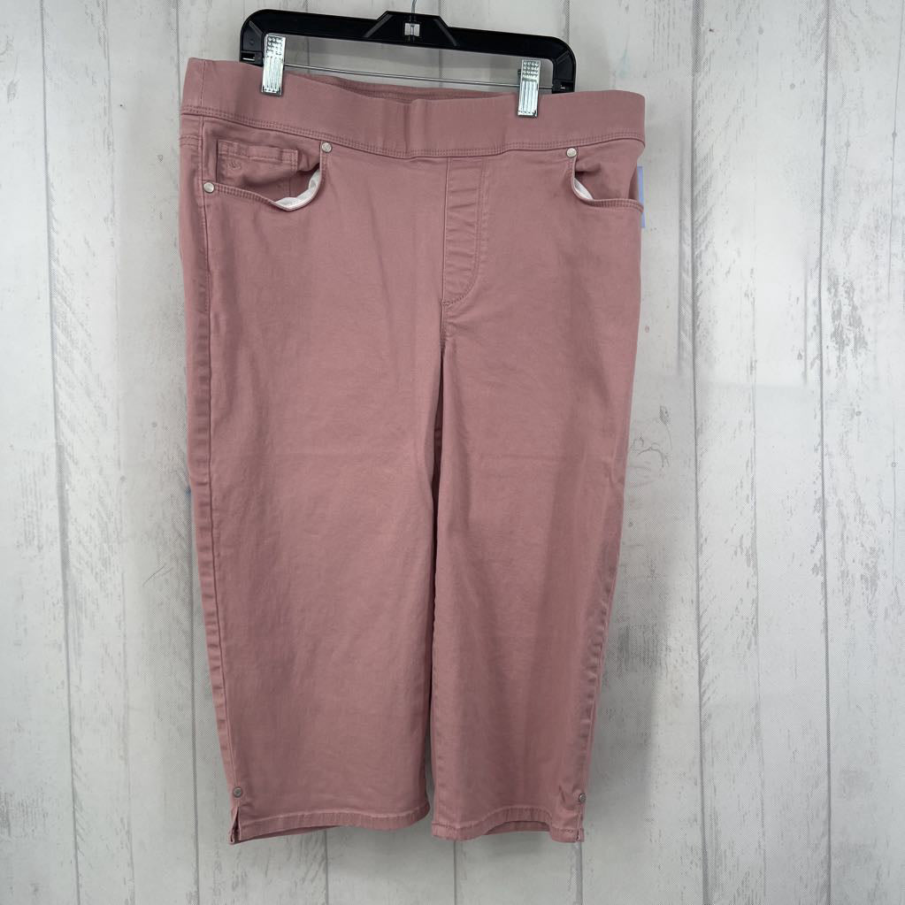 10 pull-on capris