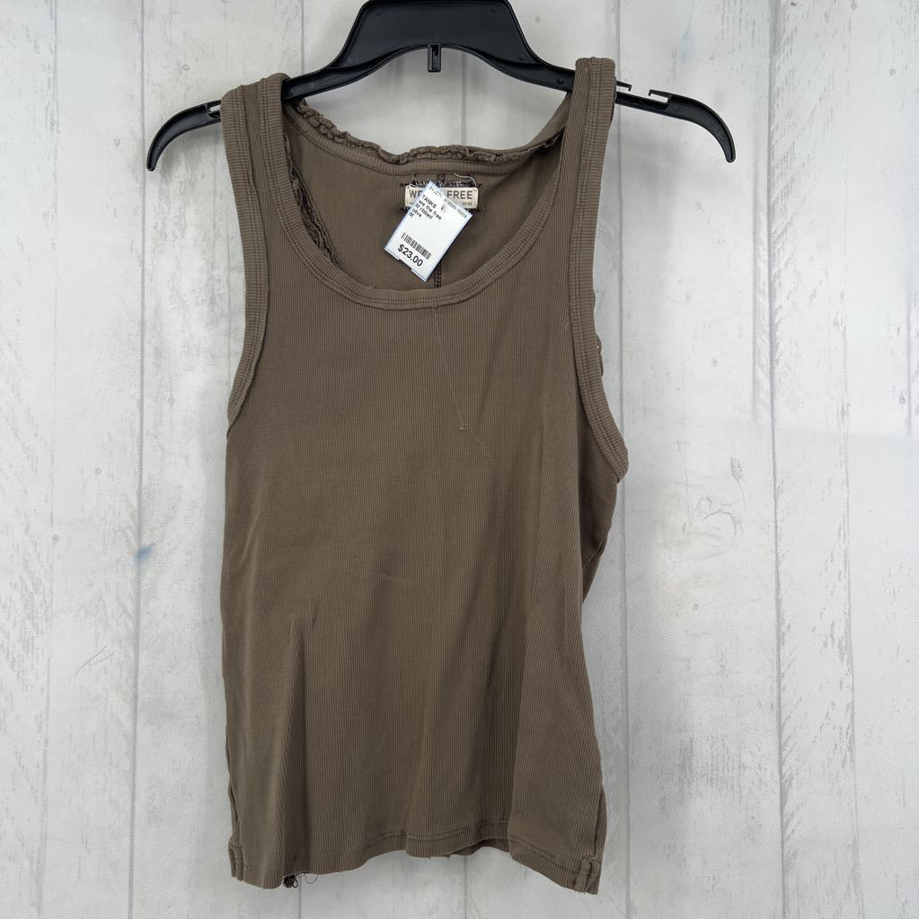 M ribbed destructed tank