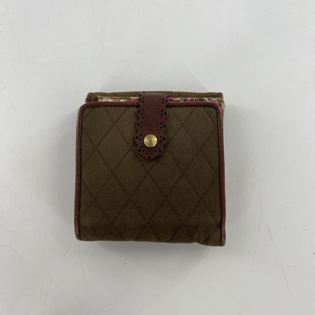 quilted bi-fold wallet