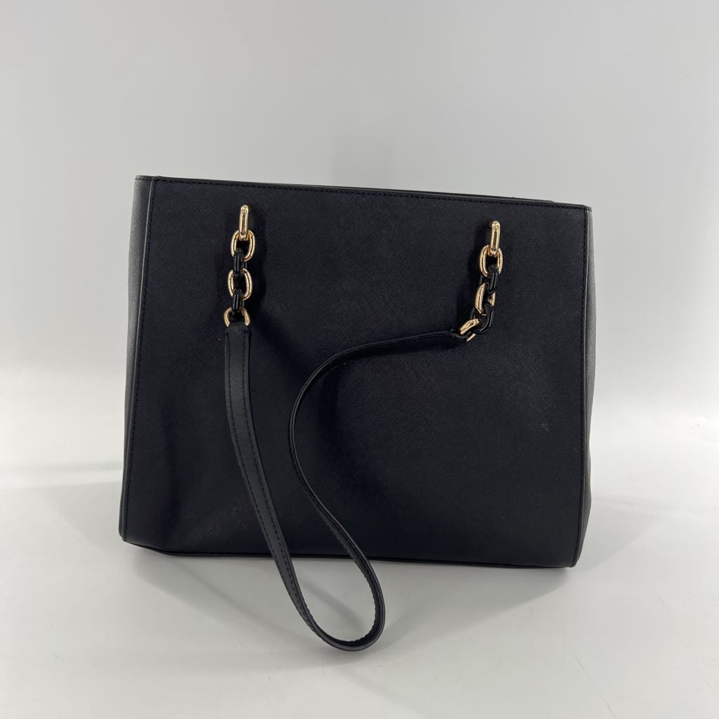 chain strap large tote w/ logo charm