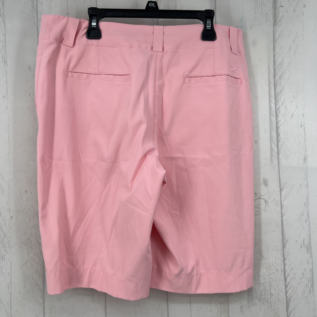 8/M golf shorts