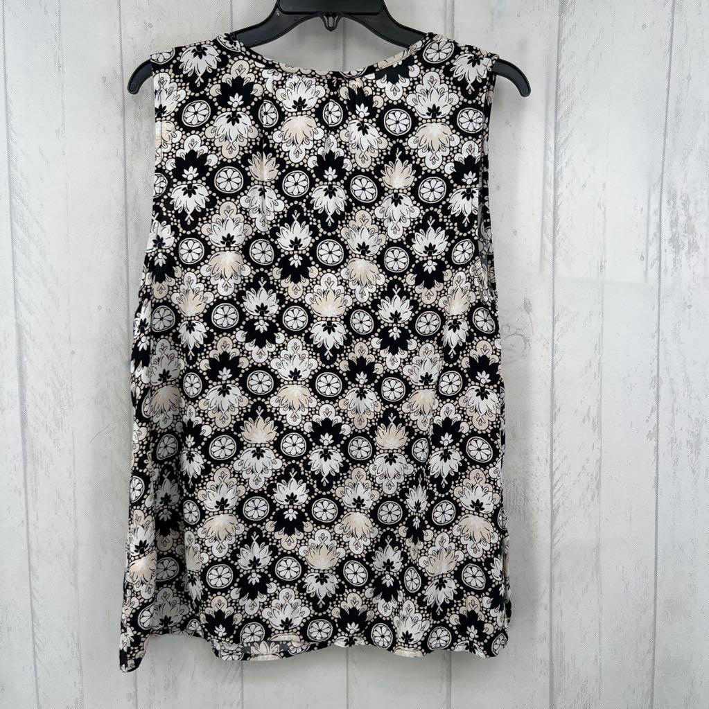 L printed notch neck tank