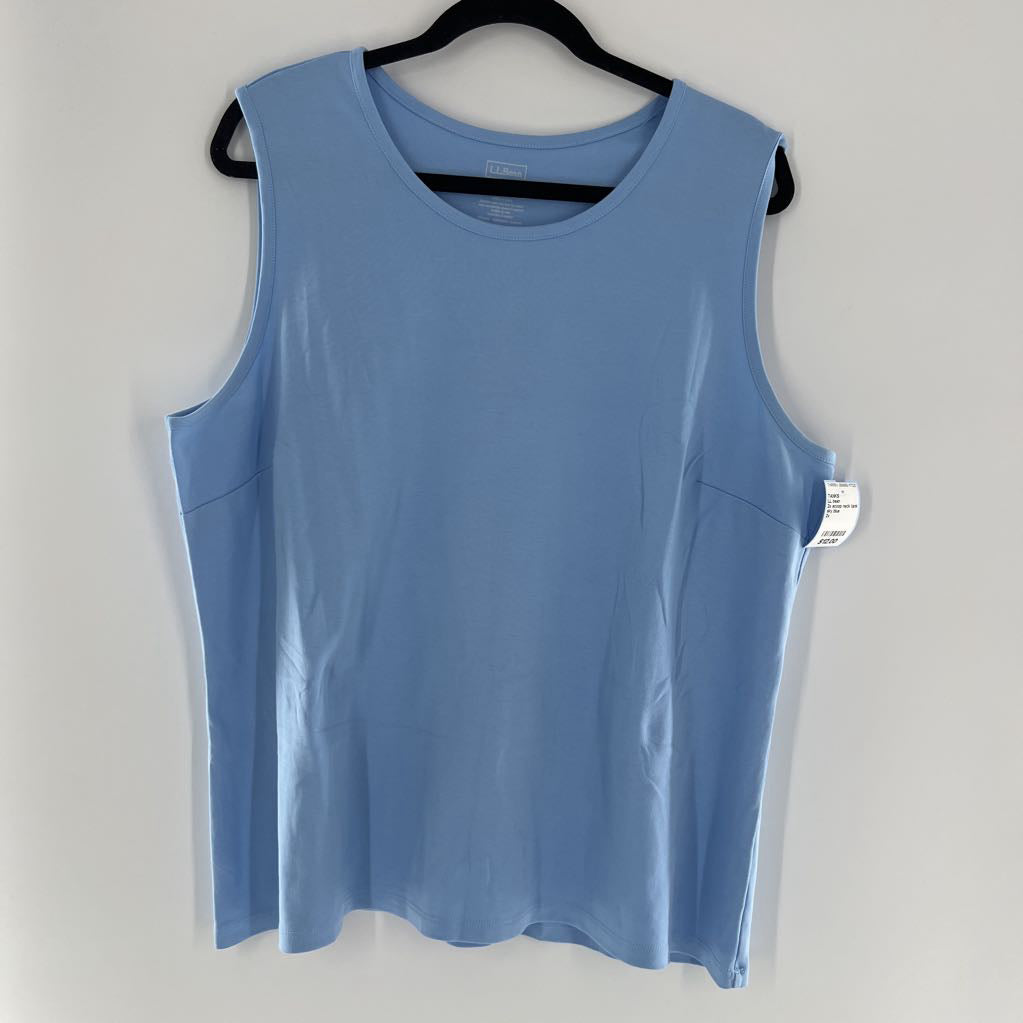 2x scoop neck tank