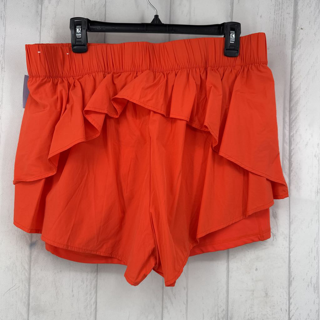 XL petal hem shorts