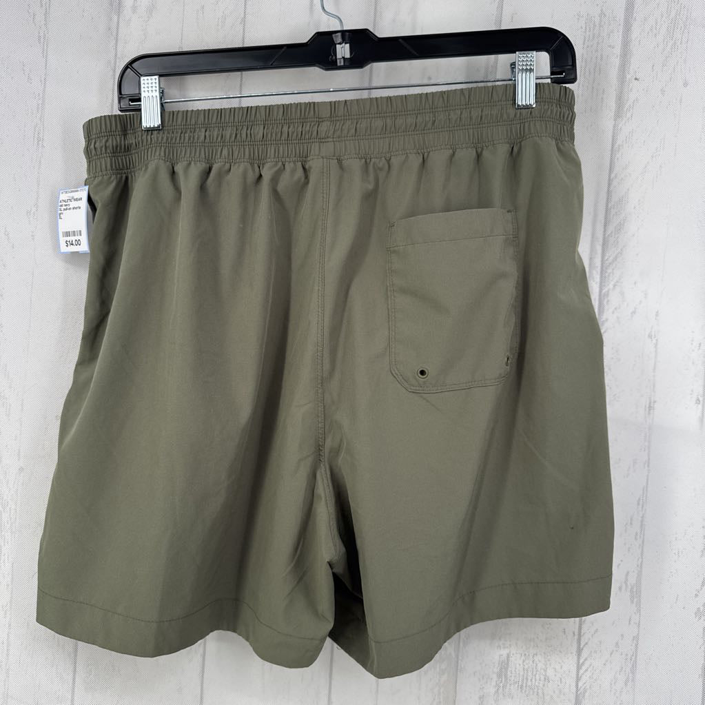 XL pull-on shorts
