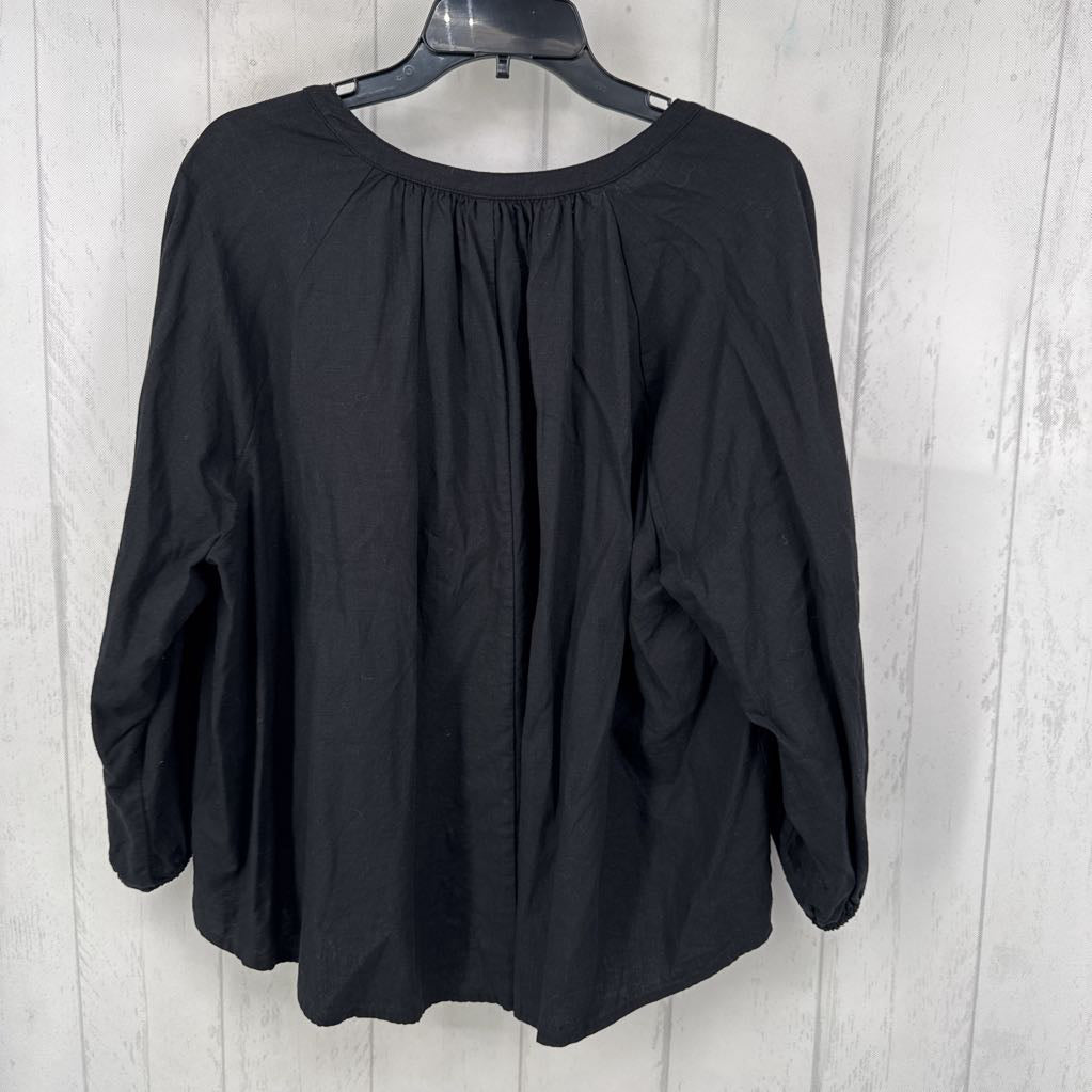 L split neck hi-lo l/s top